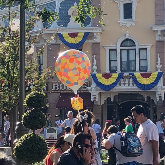 Meet your Posher, Stephanie - Picture 1 of 1